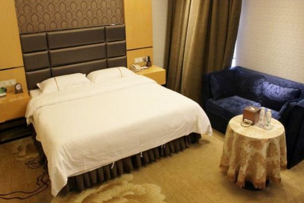 Hotel Anhua Huatian (Yiyang)